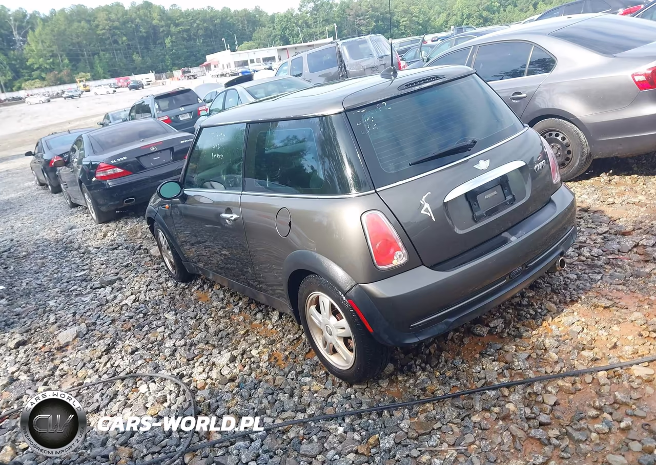 2006 Mini Cooper VIN:WMWRC33546TJ78182 - 3