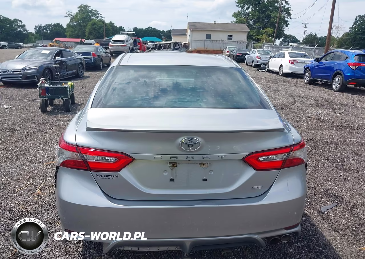 2018 Toyota Camry Se VIN:4T1B11HK1JU600078 - 16