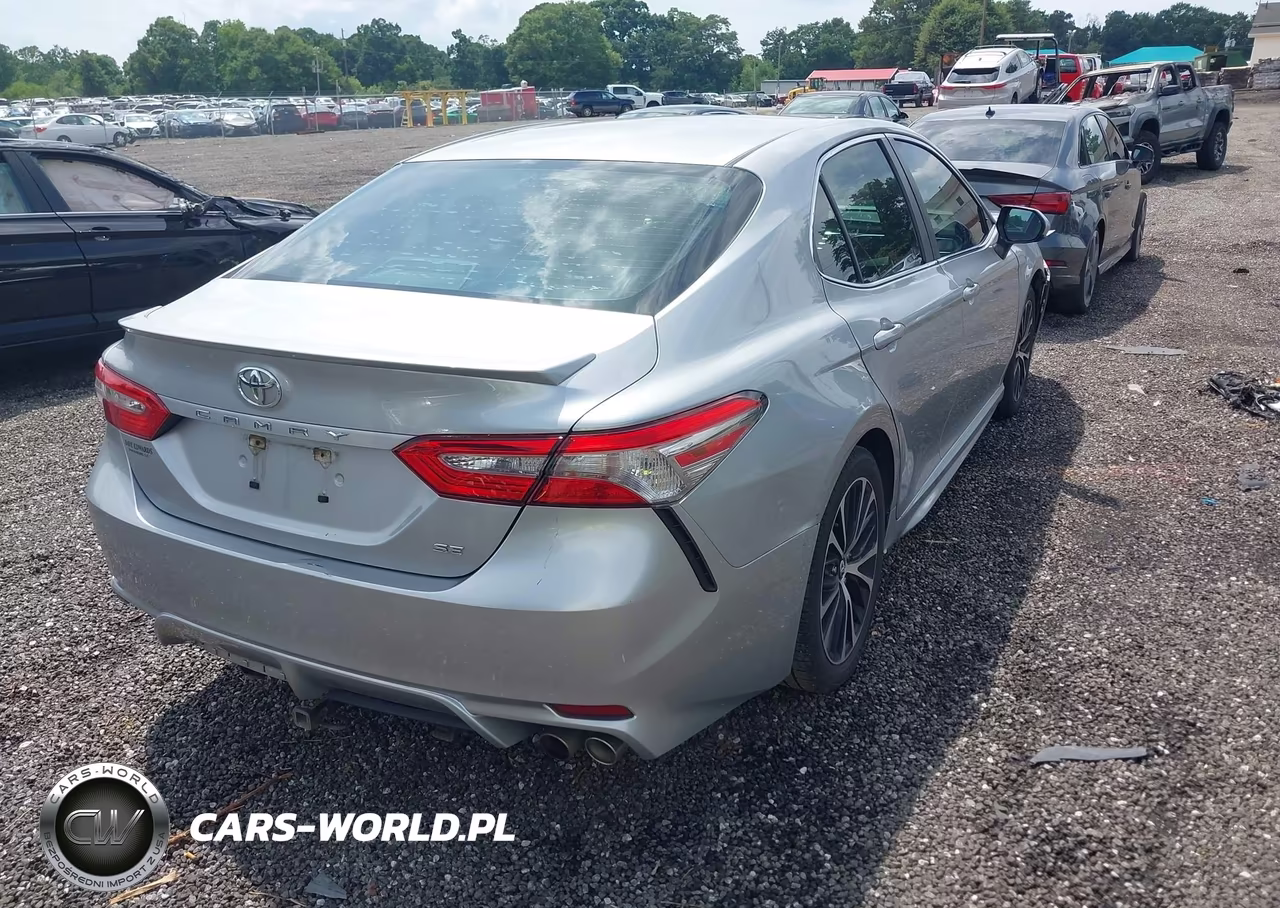 2018 Toyota Camry Se VIN:4T1B11HK1JU600078 - 4