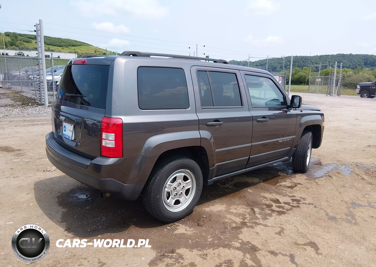 2015 Jeep Patriot Sport VIN:1C4NJPBB1FD342133 - 4
