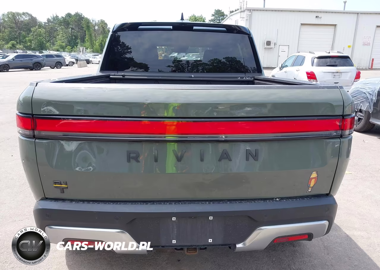2022 Rivian R1T Launch Edition VIN:7FCTGAAL9NN005547 - 16