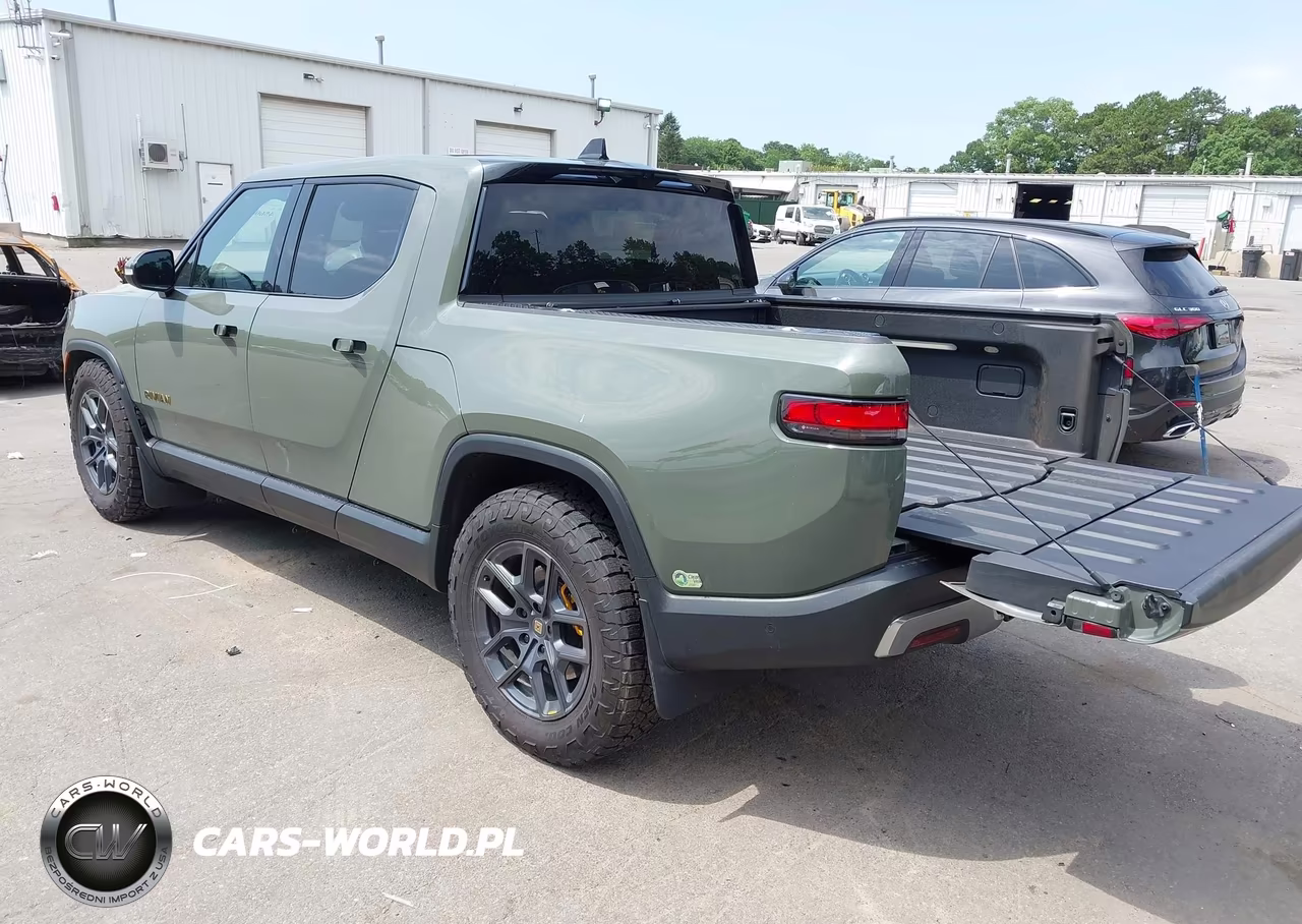 2022 Rivian R1T Launch Edition VIN:7FCTGAAL9NN005547 - 3