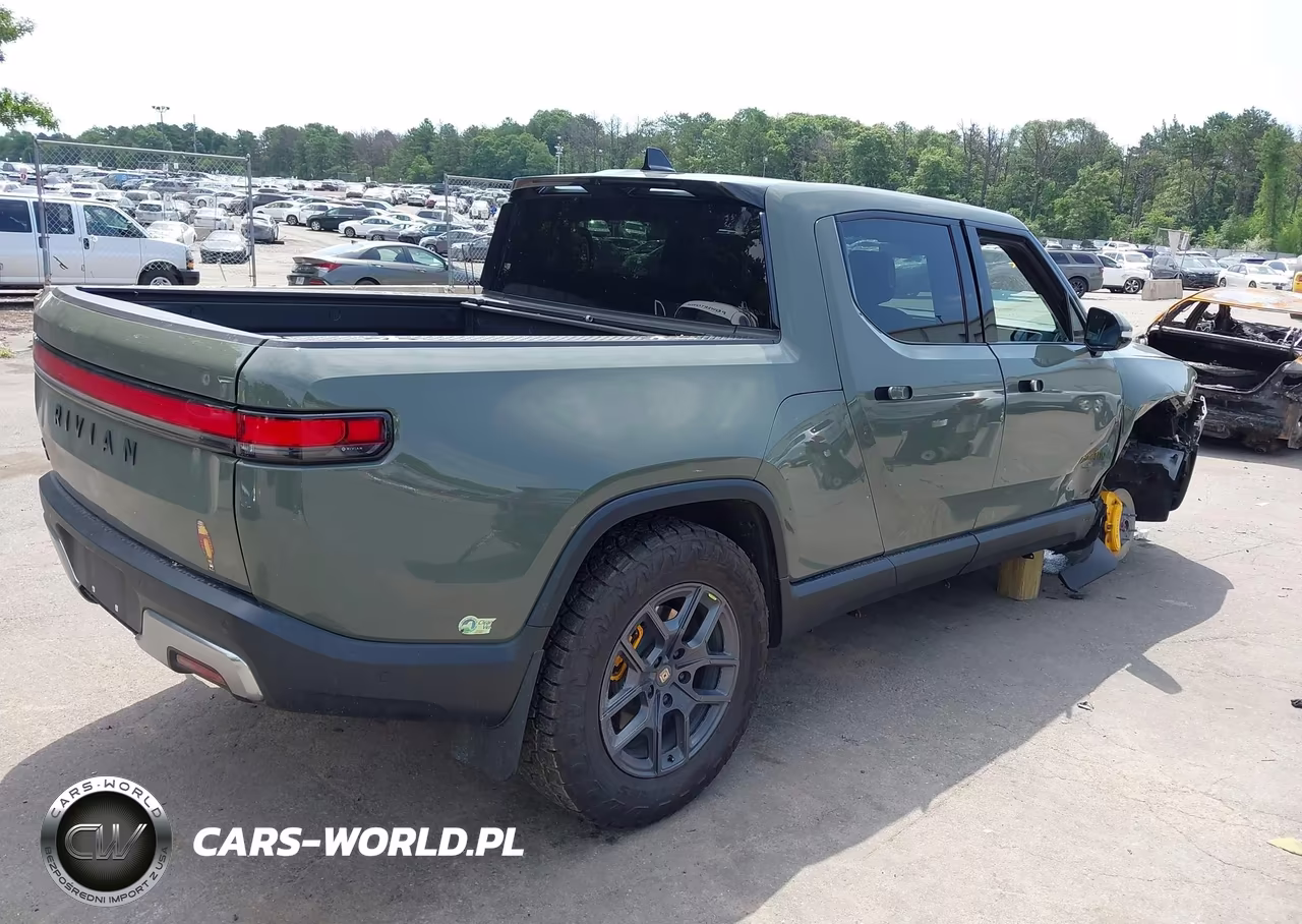 2022 Rivian R1T Launch Edition VIN:7FCTGAAL9NN005547 - 4