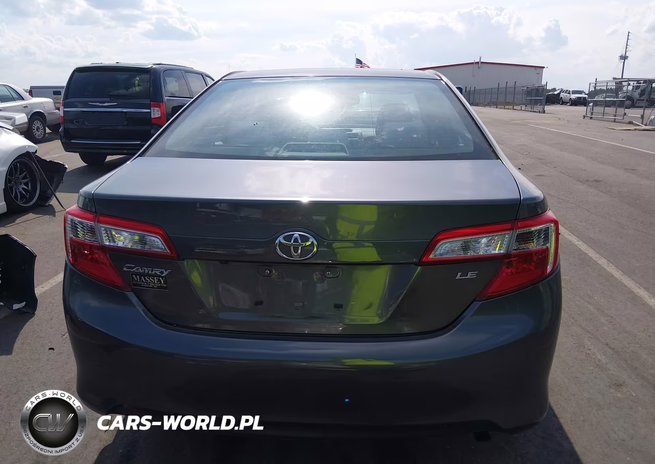 2014 Toyota Camry Le VIN:4T1BF1FK0EU431276 - 17