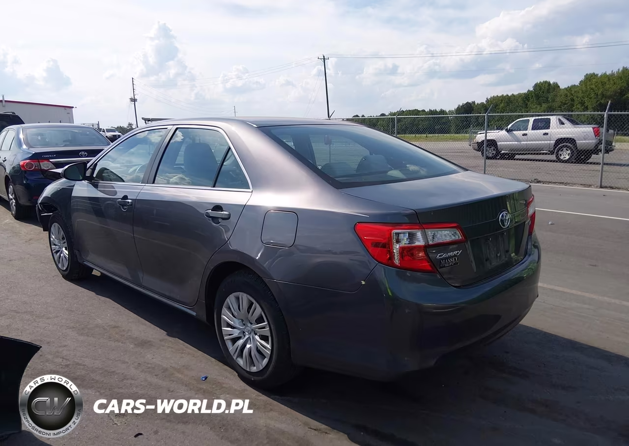 2014 Toyota Camry Le VIN:4T1BF1FK0EU431276 - 3