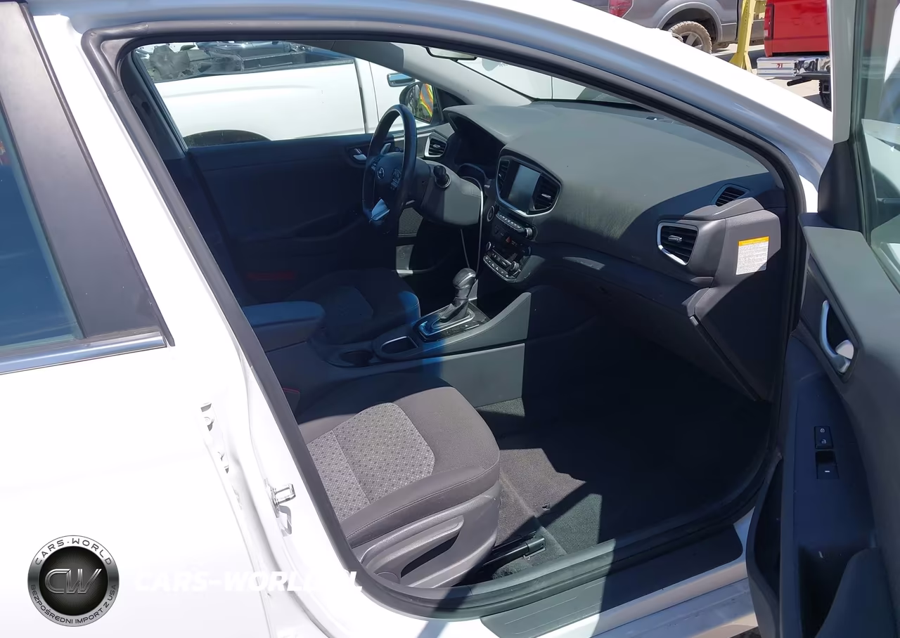 2017 Hyundai Ioniq Hybrid Sel VIN:KMHC75LCXHU047614 - 5