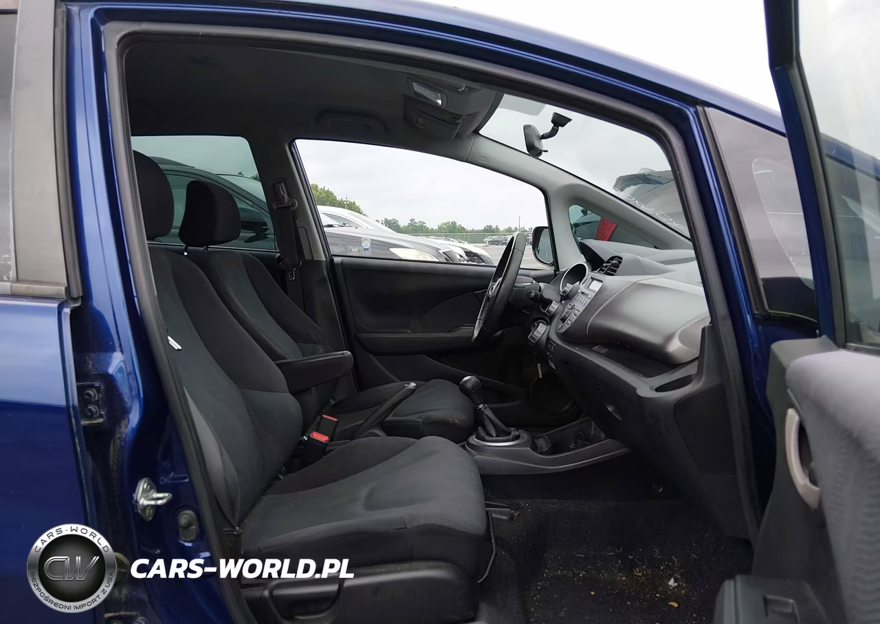 2011 Honda Fit Sport VIN:JHMGE8G51BC021942 - 5