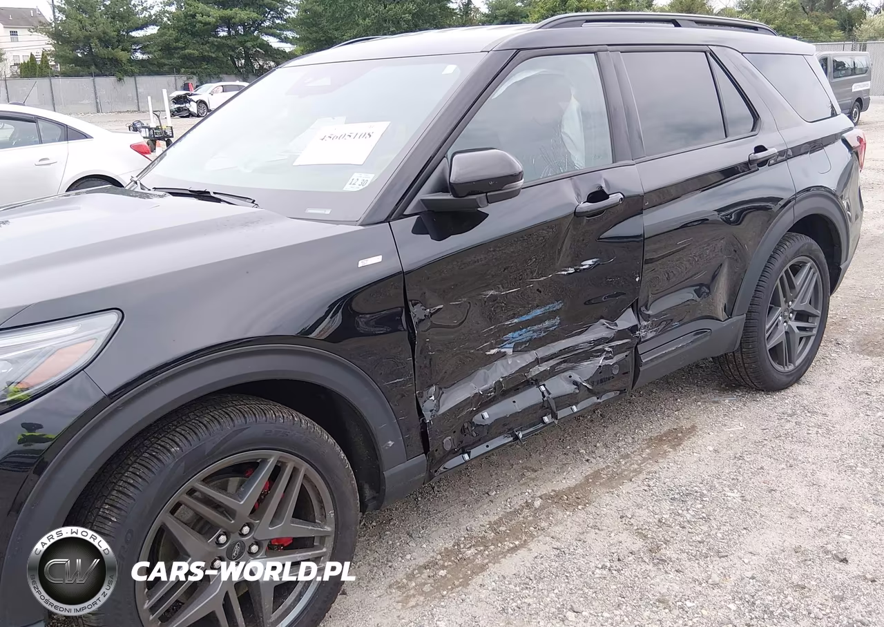 2025 Ford Explorer St-Line VIN:1FMUK8KH0SGB47471 - 17