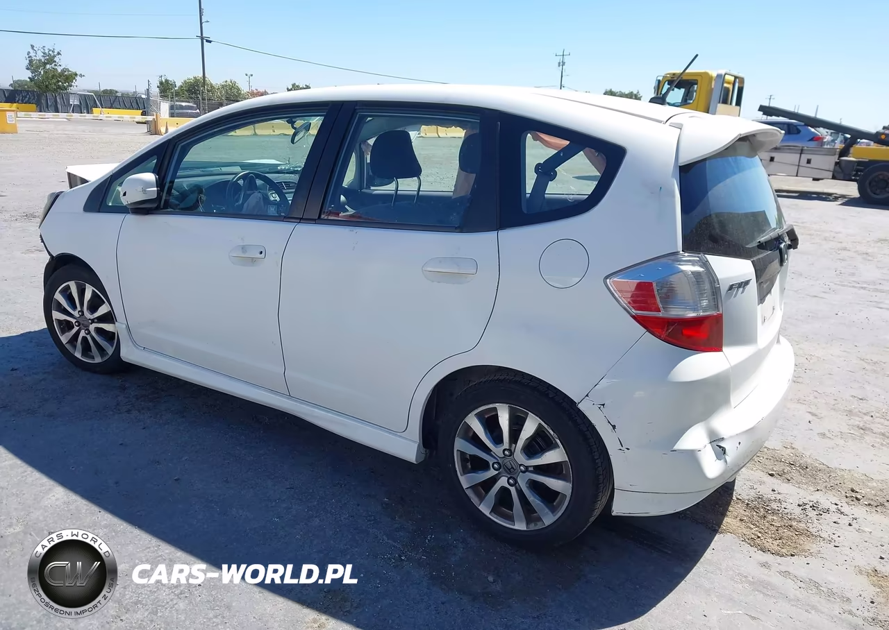 2012 Honda Fit Sport VIN:JHMGE8H56CC007468 - 3