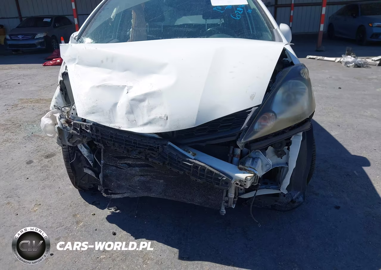 2012 Honda Fit Sport VIN:JHMGE8H56CC007468 - 6