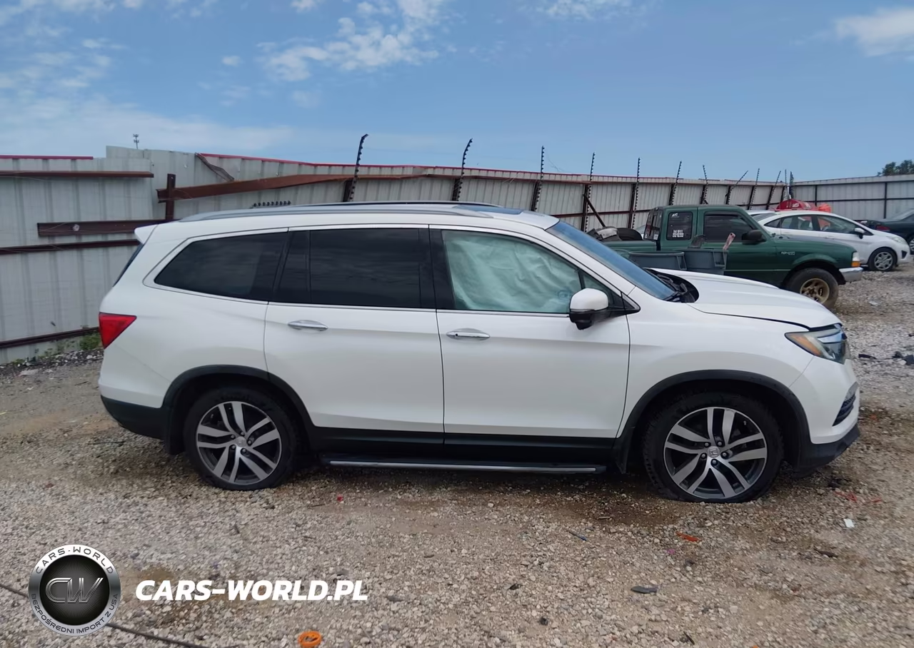 2016 Honda Pilot Touring VIN:5FNYF6H99GB057493 - 13