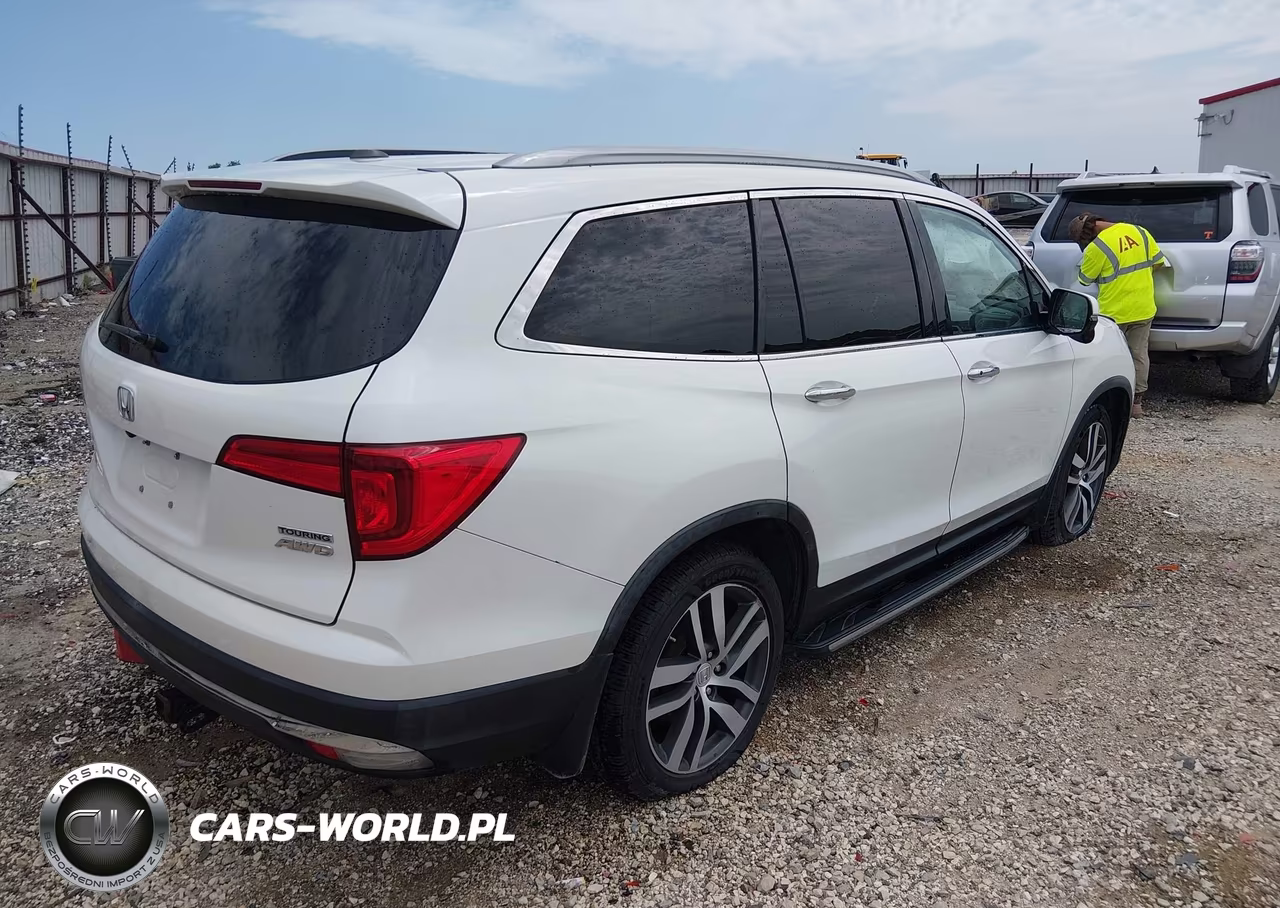 2016 Honda Pilot Touring VIN:5FNYF6H99GB057493 - 4