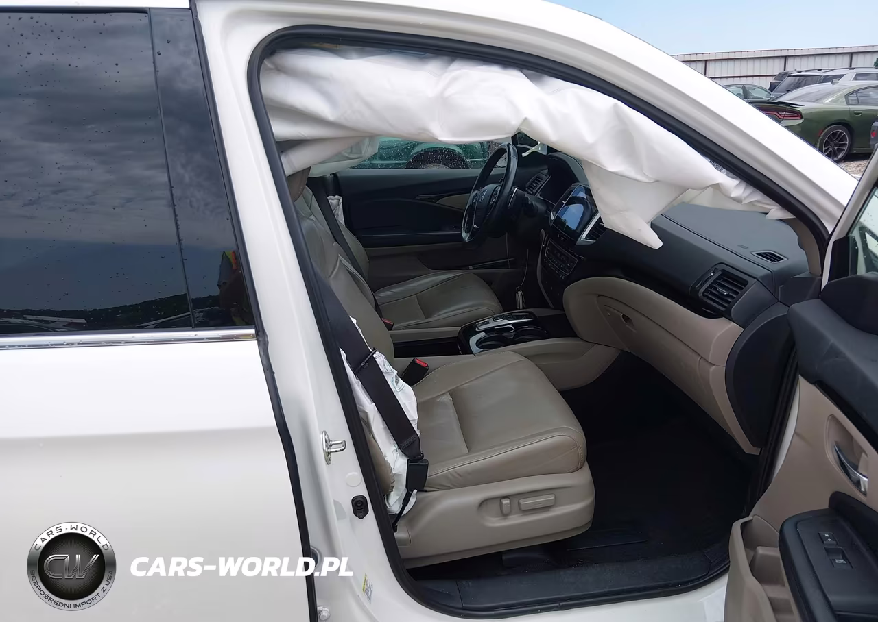 2016 Honda Pilot Touring VIN:5FNYF6H99GB057493 - 5
