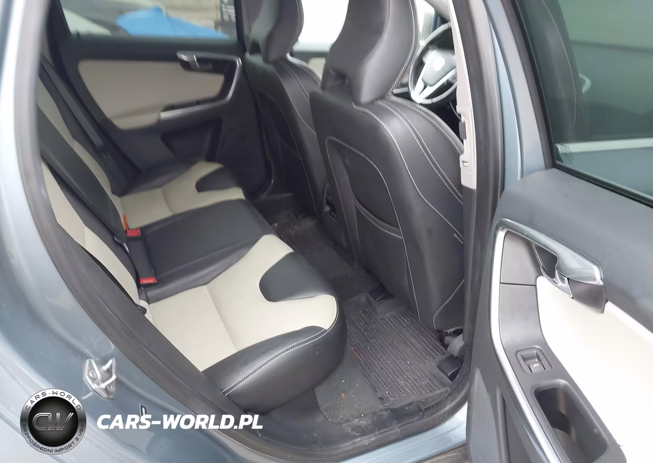 2017 Volvo Xc60 T6 Dynamic VIN:YV449MRR6H2068820 - 8
