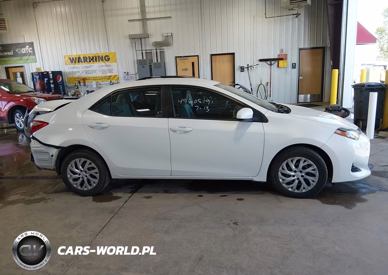 2017 Toyota Corolla Le VIN:5YFBURHE5HP644676 - 14