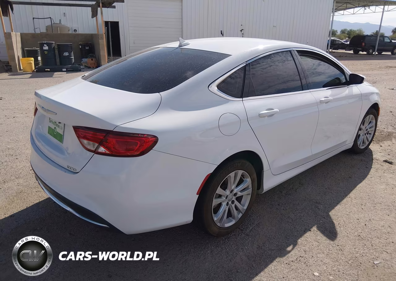 2016 Chrysler 200 Limited VIN:1C3CCCAB5GN117418 - 4