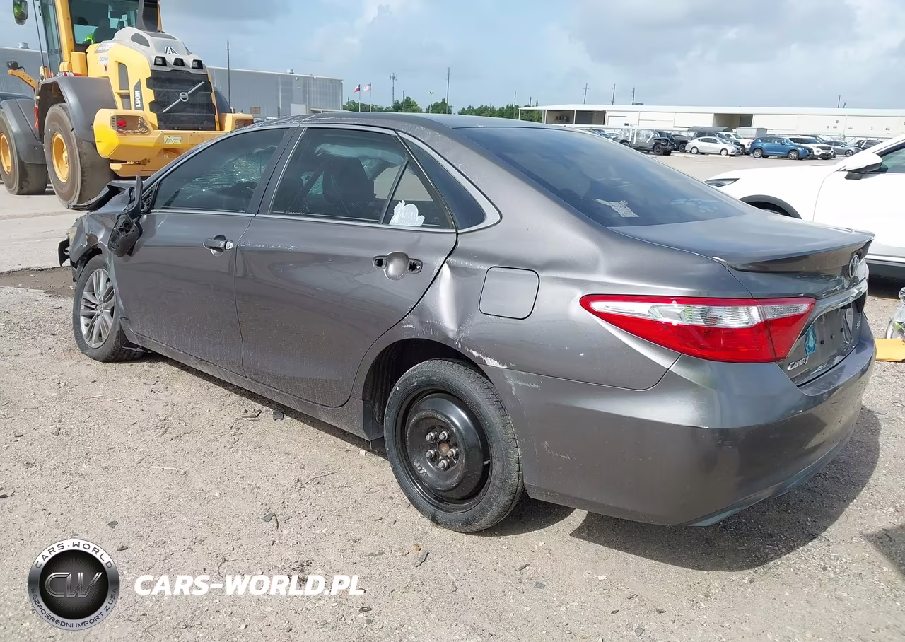 2016 Toyota Camry Se VIN:4T1BF1FK3GU200147 - 3