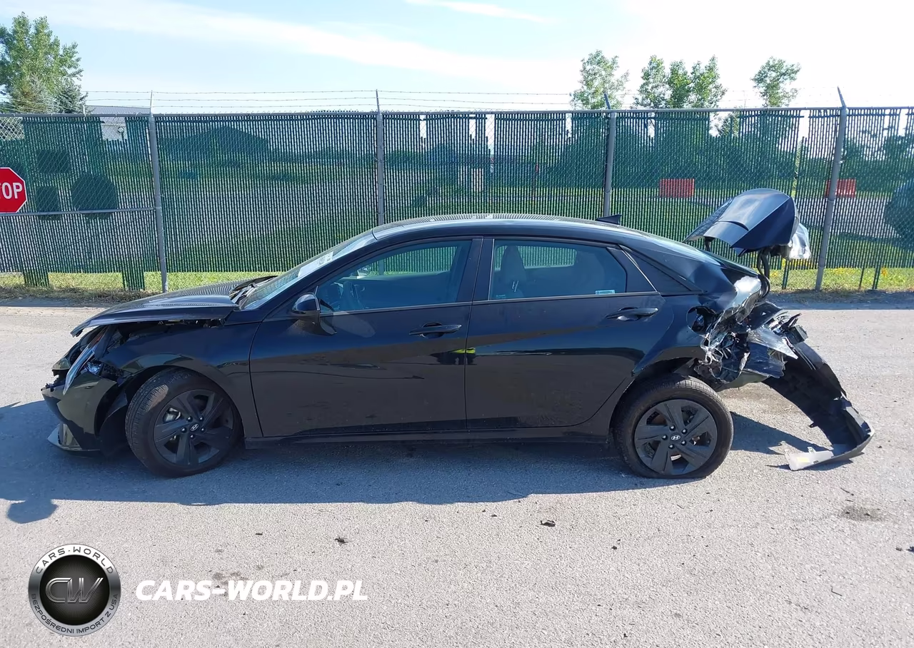 2023 Hyundai Elantra Sel VIN:5NPLM4AG9PH104570 - 13