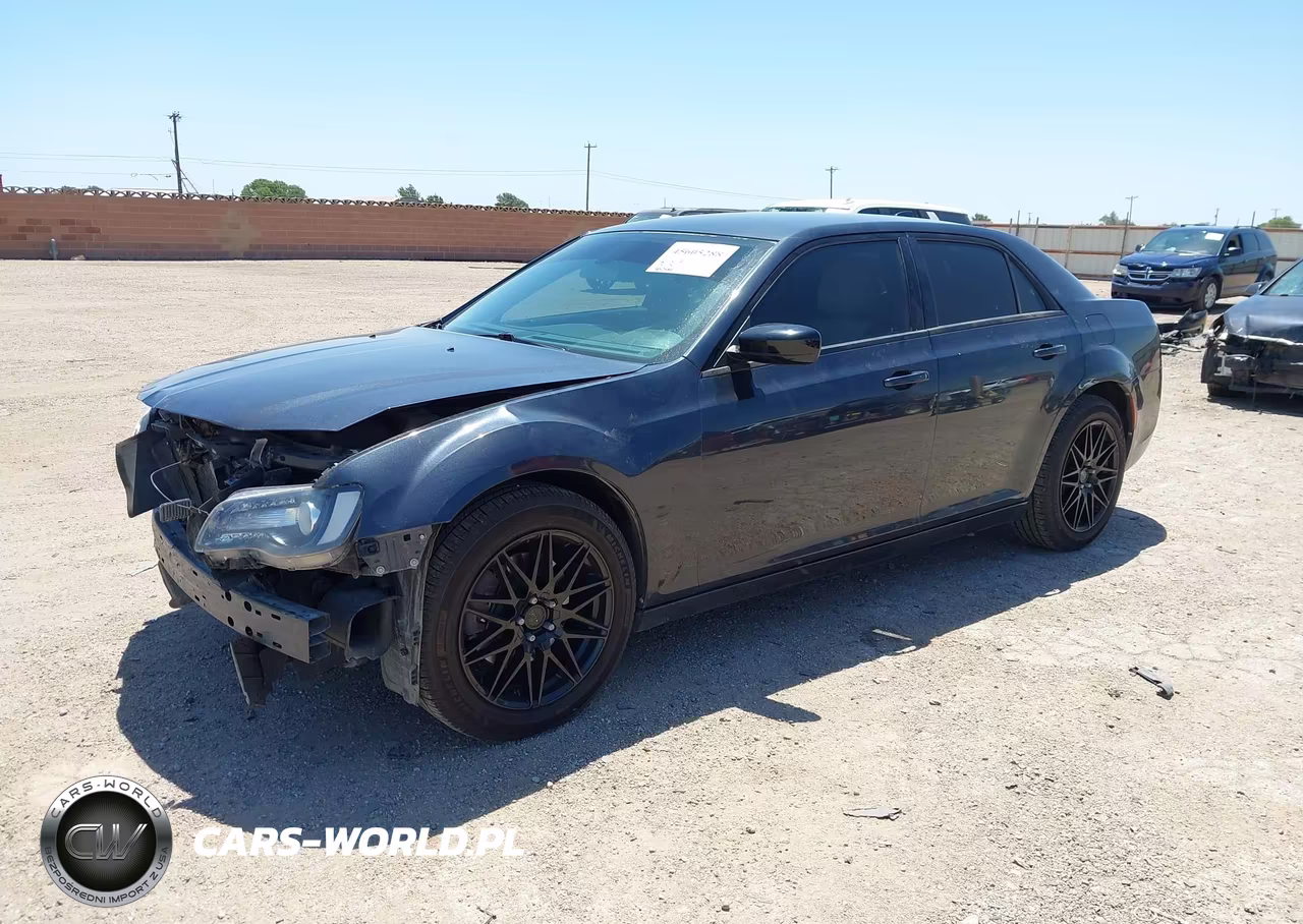 2019 Chrysler 300 Touring VIN:2C3CCARG9KH560452 - 2