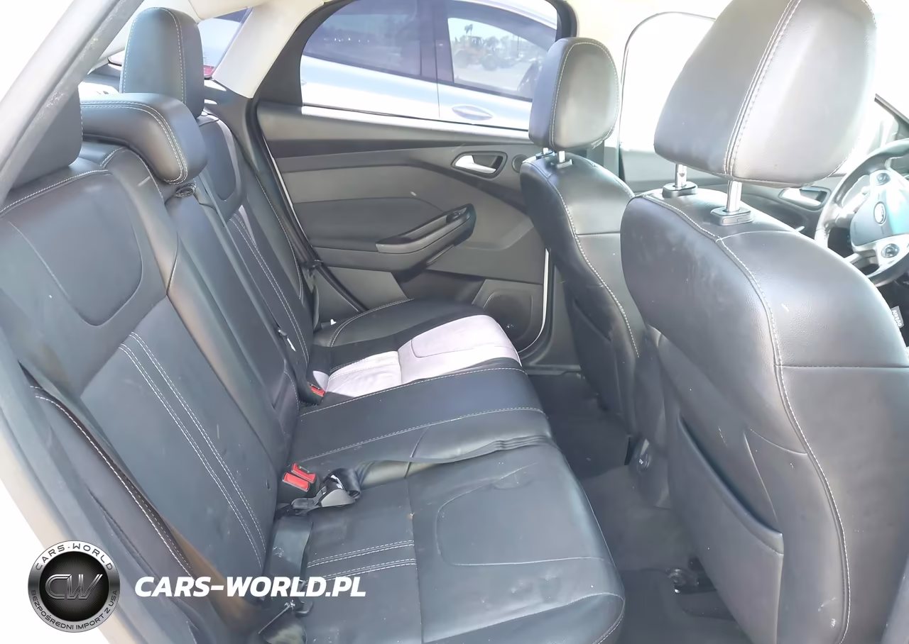 2014 Ford Focus Titanium VIN:1FADP3J23EL131871 - 8