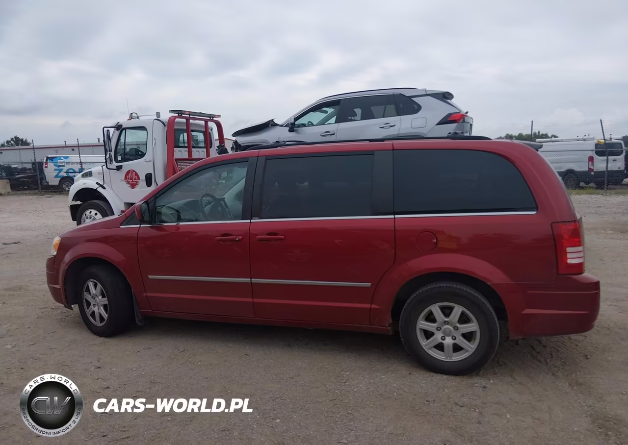 2010 Chrysler Town & Country Touring VIN:2A4RR5D17AR141162 - 14