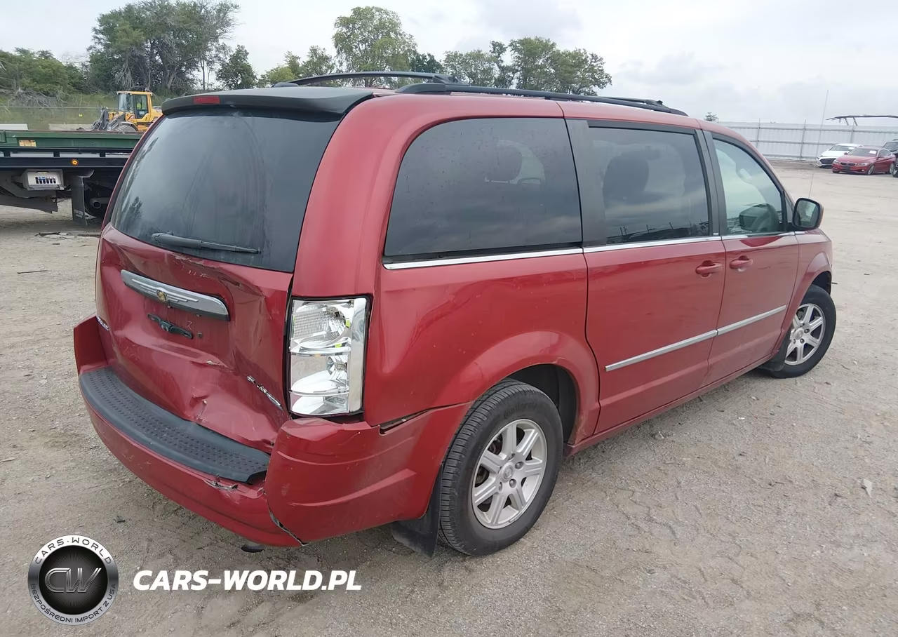 2010 Chrysler Town & Country Touring VIN:2A4RR5D17AR141162 - 4