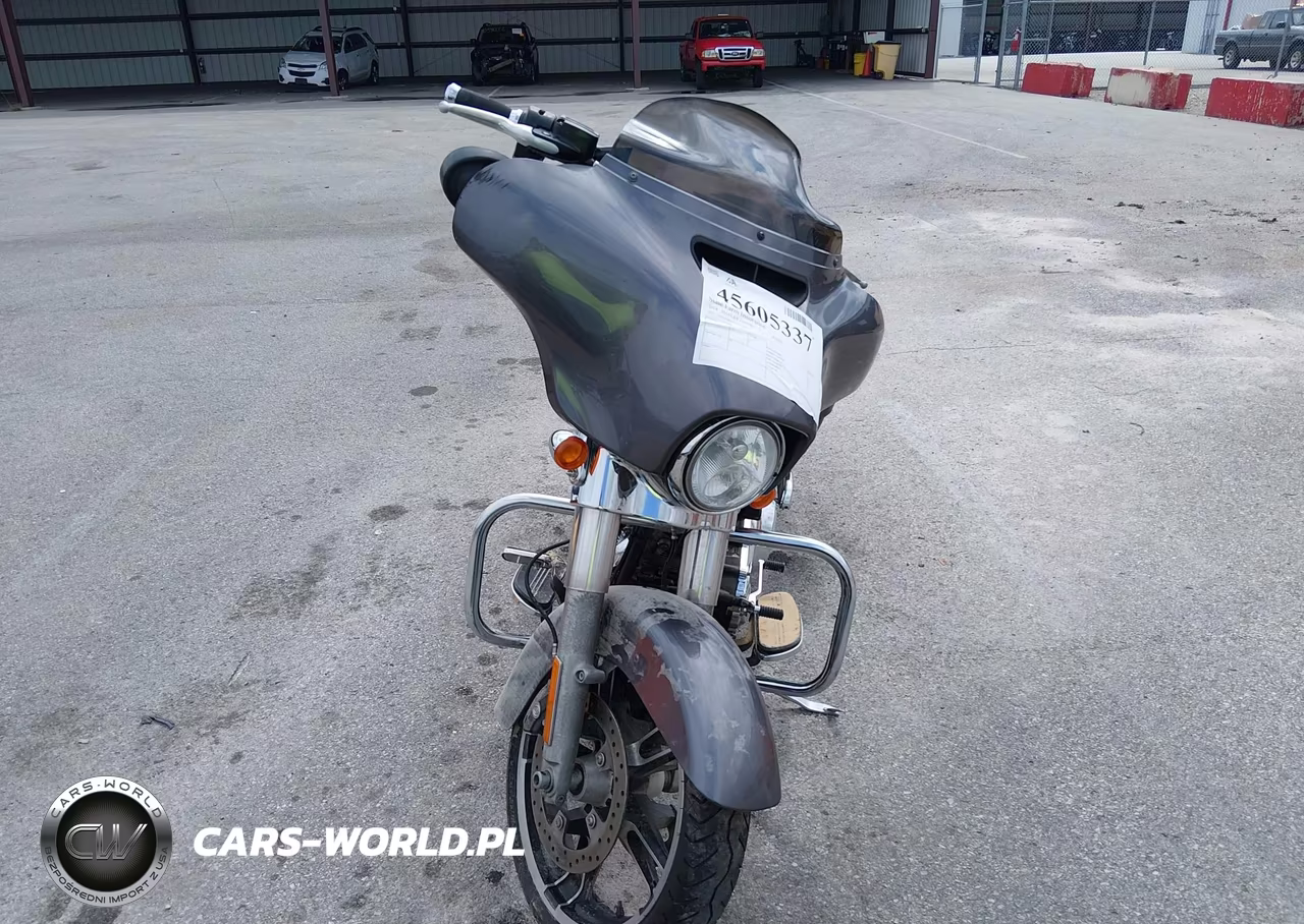 2014 Harley-Davidson Flhx Street Glide VIN:1HD1KBM12EB703820 - 5
