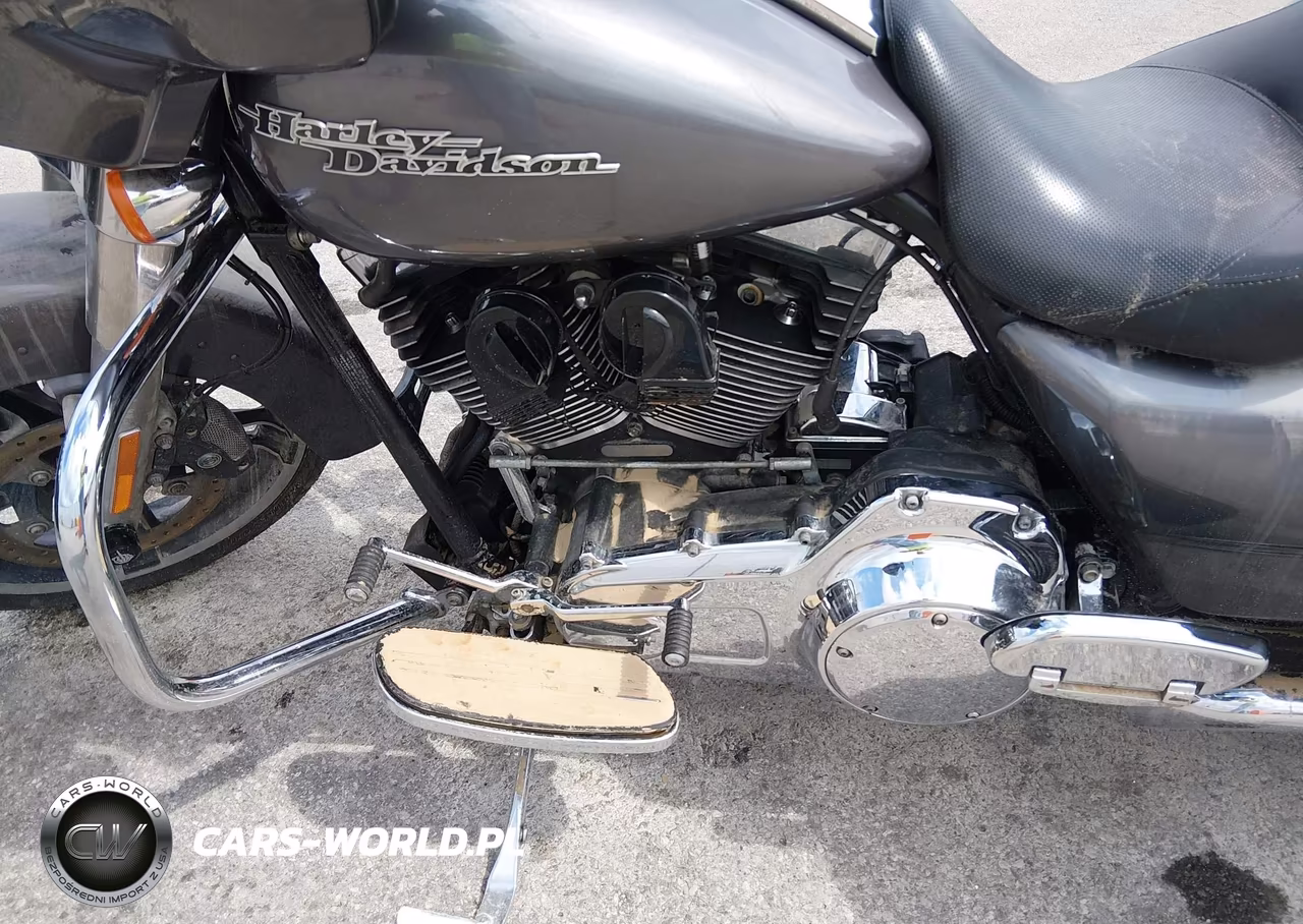 2014 Harley-Davidson Flhx Street Glide VIN:1HD1KBM12EB703820 - 9