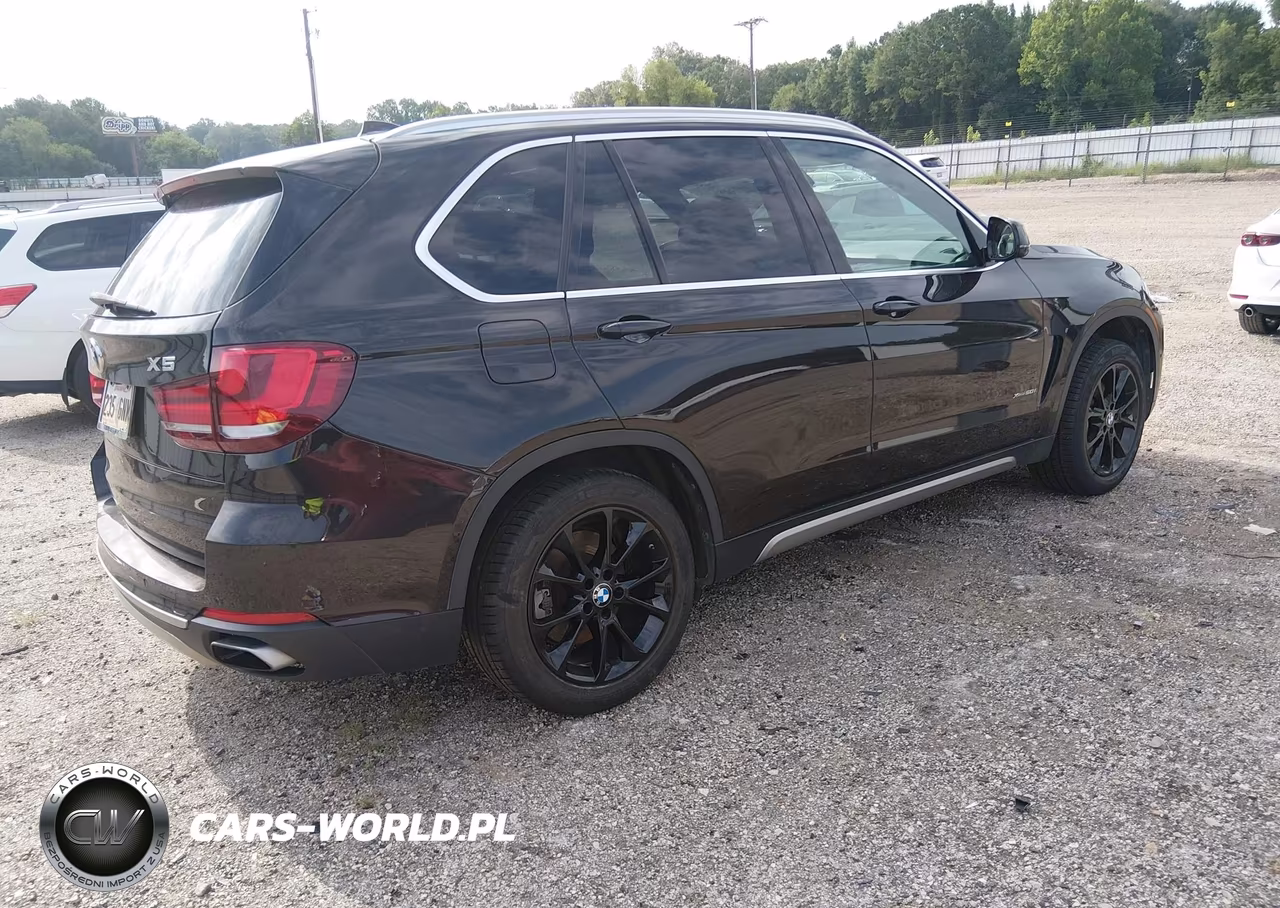2018 BMW X5 xDrive50I VIN:5UXKR6C5XJ0U14086 - 4