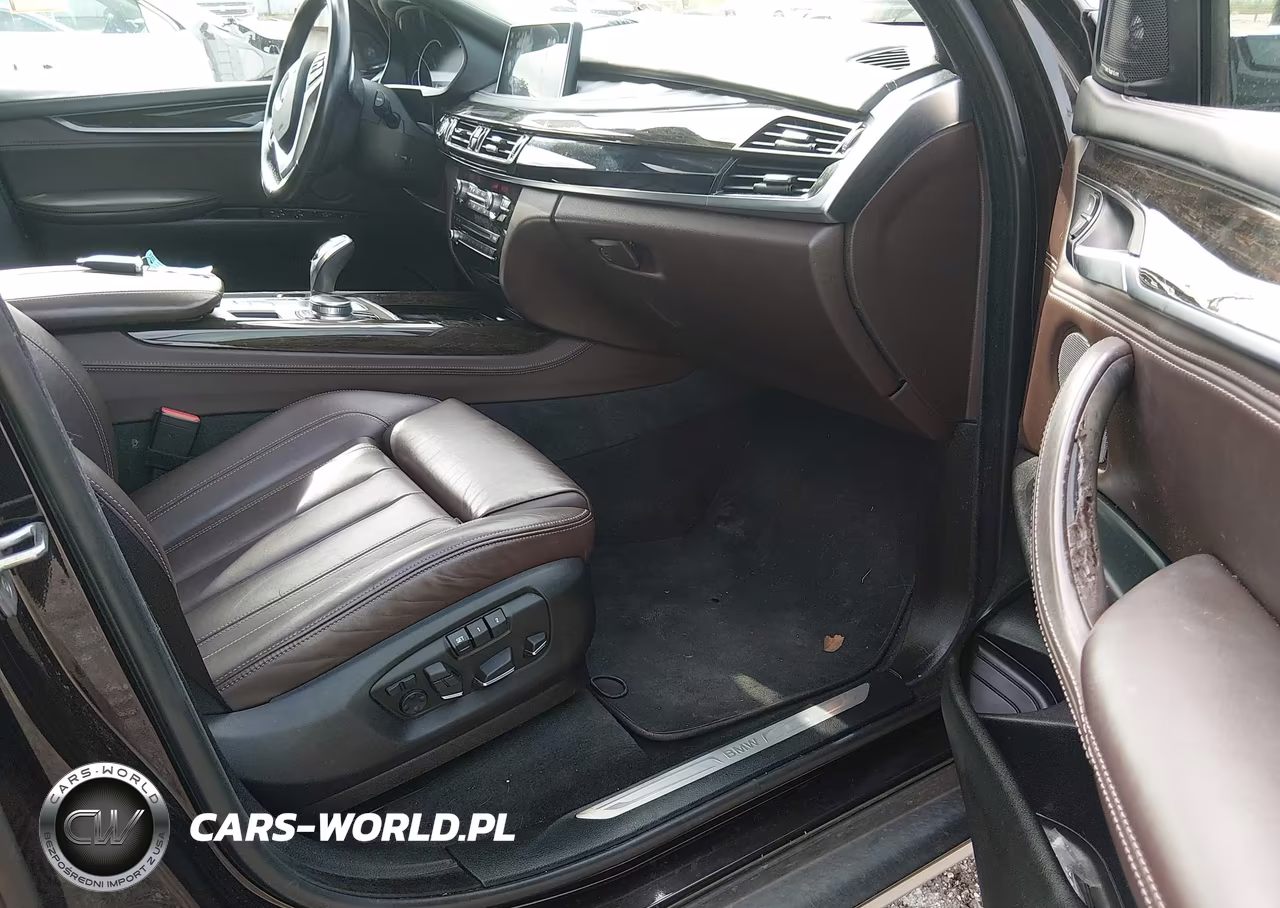 2018 BMW X5 xDrive50I VIN:5UXKR6C5XJ0U14086 - 5