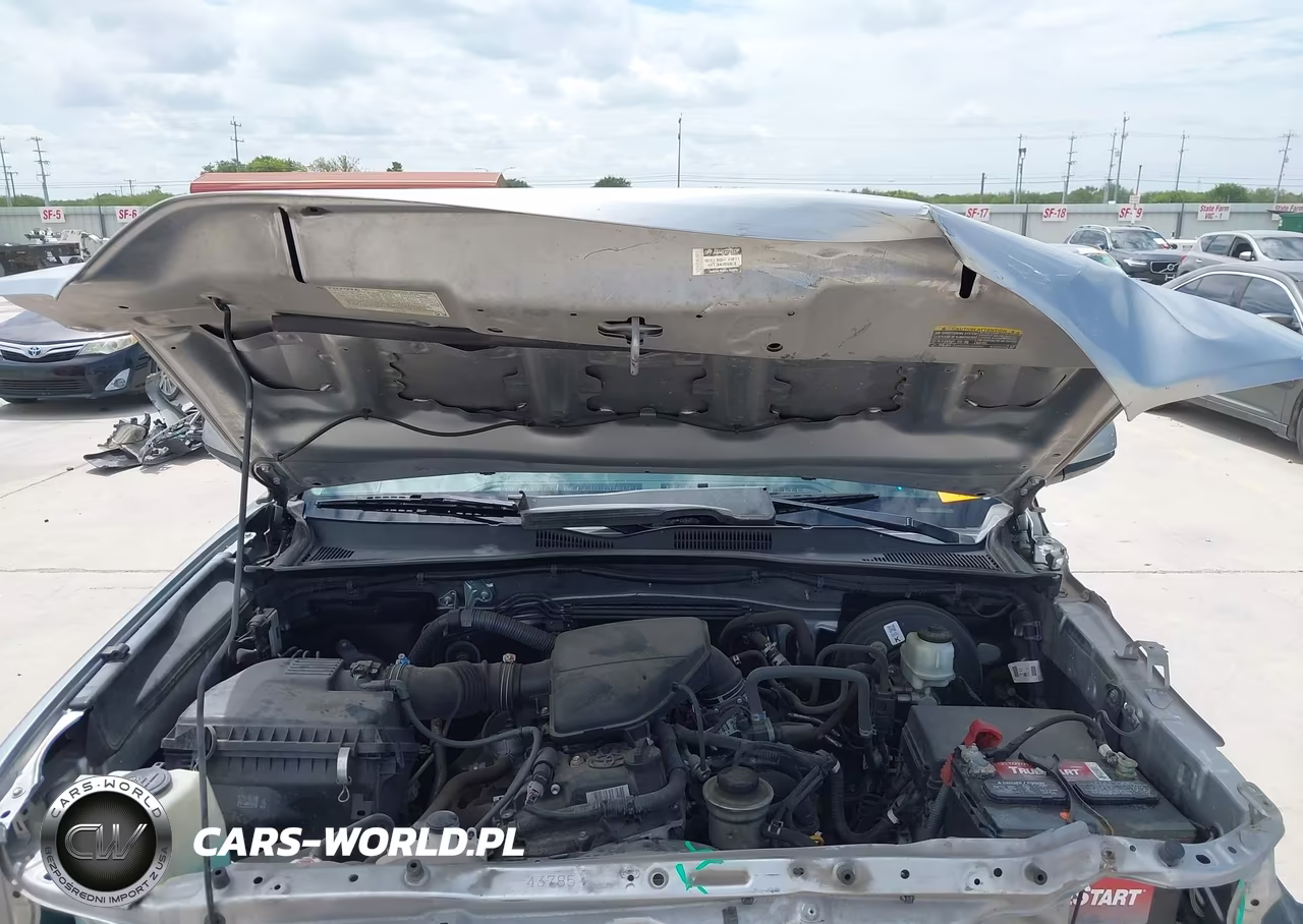 2017 Toyota Tacoma Sr VIN:5TFAX5GN2HX102725 - 10