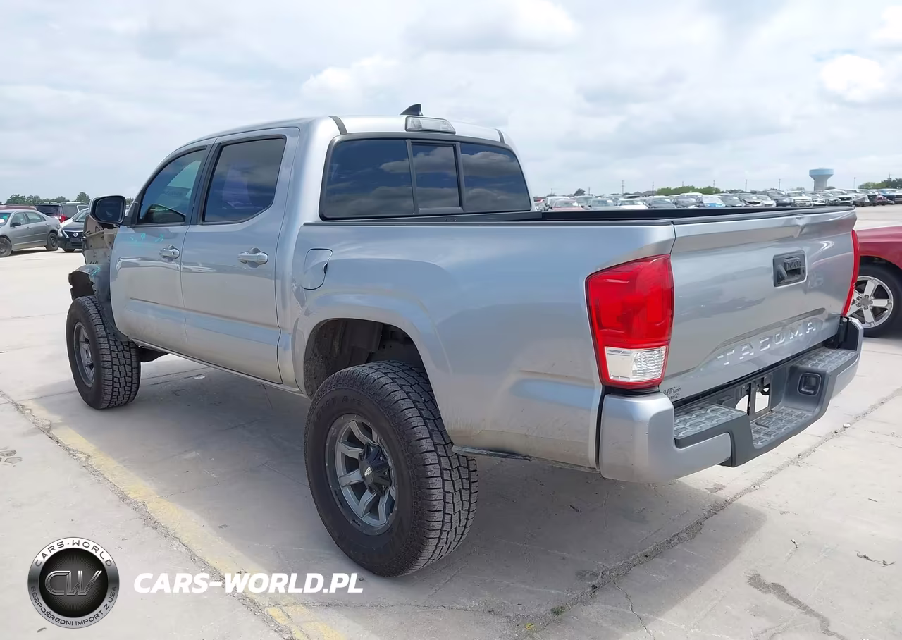 2017 Toyota Tacoma Sr VIN:5TFAX5GN2HX102725 - 3