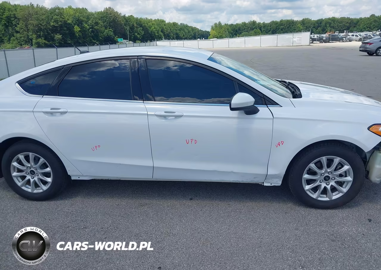 2018 Ford Fusion S VIN:3FA6P0G72JR146819 - 14