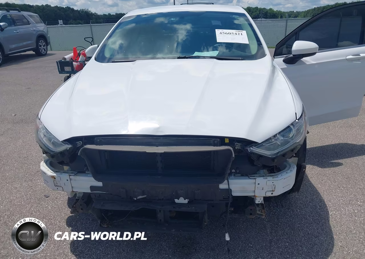 2018 Ford Fusion S VIN:3FA6P0G72JR146819 - 18