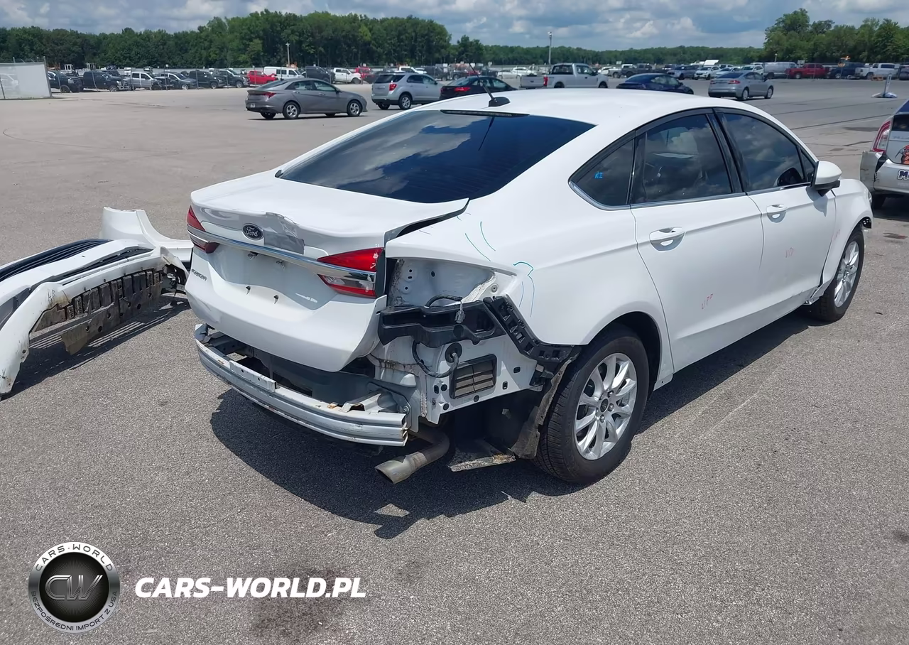 2018 Ford Fusion S VIN:3FA6P0G72JR146819 - 4