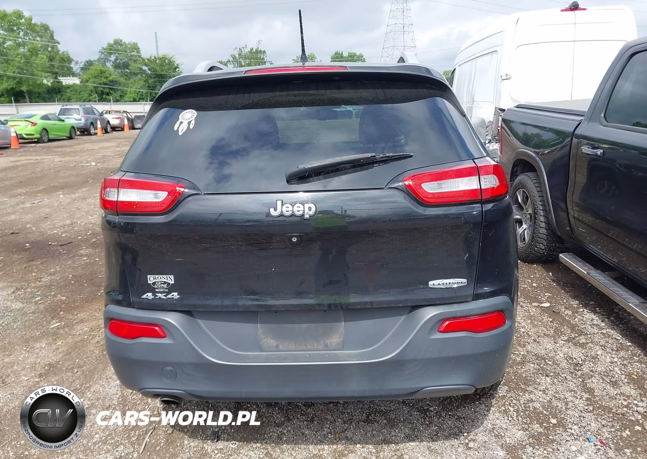 2015 Jeep Cherokee Latitude VIN:1C4PJMCB2FW558681 - 16