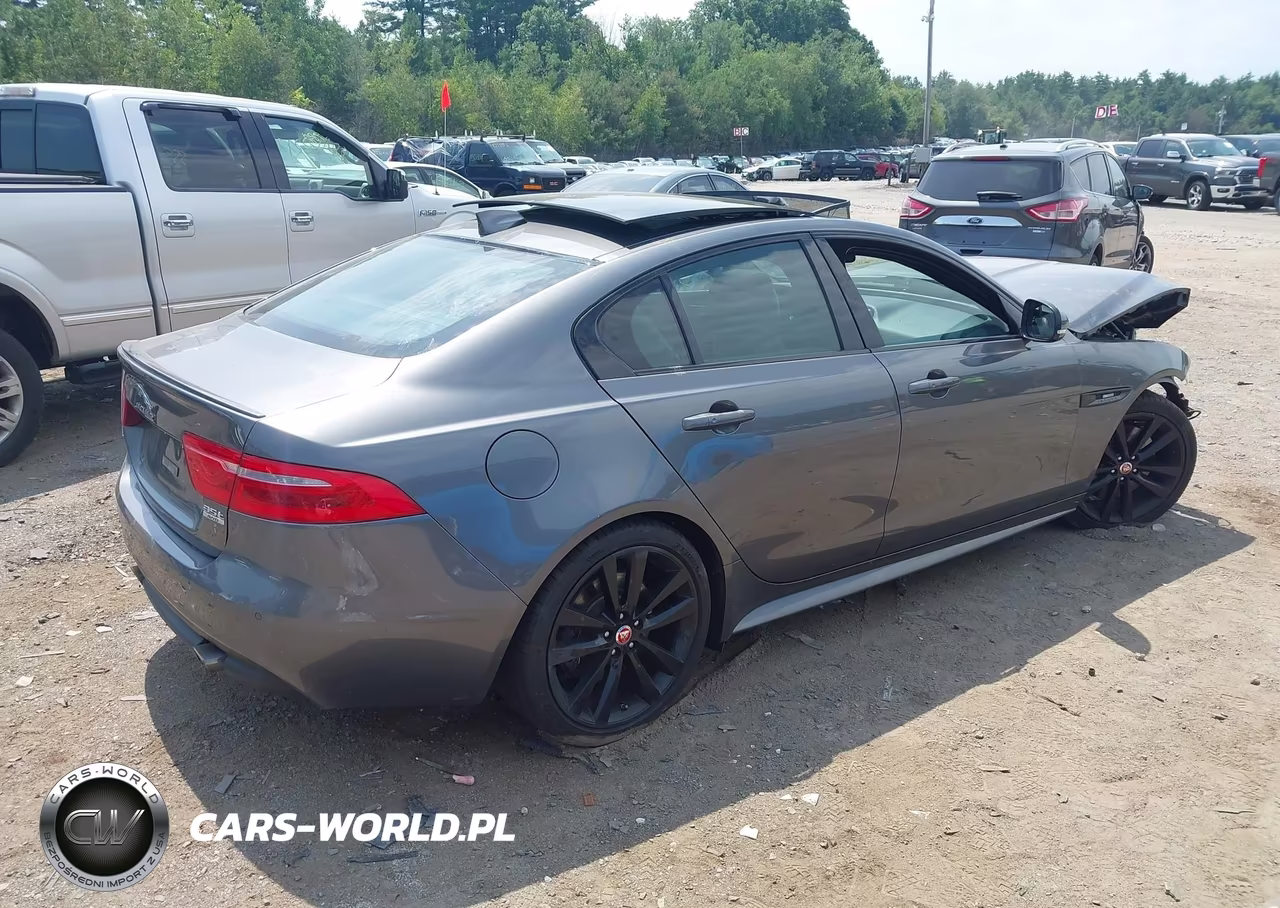 2017 Jaguar Xe 35T R-Sport VIN:SAJAL4BV5HA973152 - 4