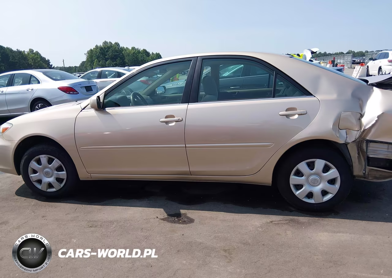 2003 Toyota Camry Le VIN:4T1BE32K03U757046 - 15