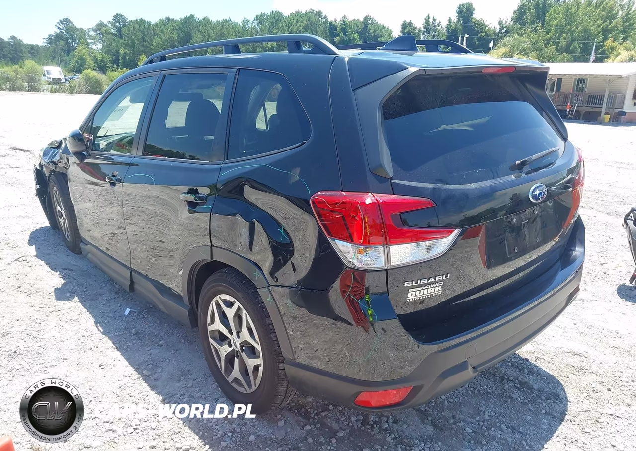 2024 Subaru Forester Premium VIN:JF2SKACC6RH482682 - 3
