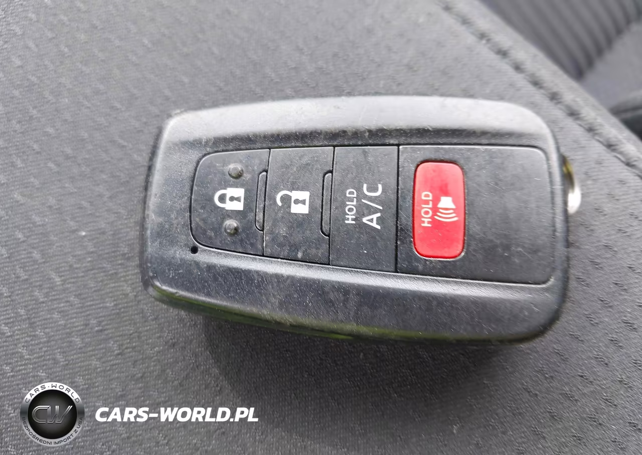 2021 Toyota Prius Prime Le VIN:JTDKAMFPXM3179606 - 11
