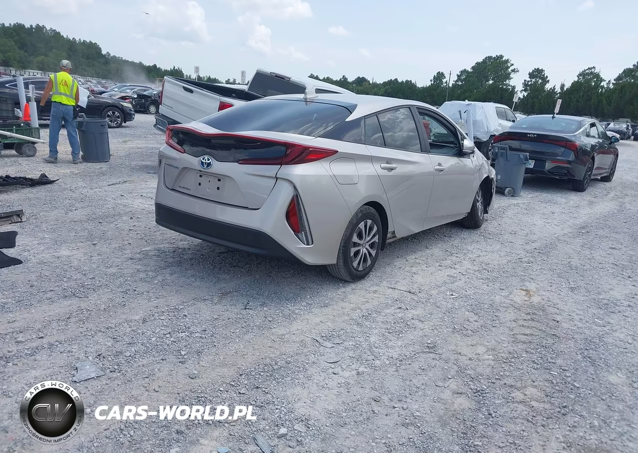 2021 Toyota Prius Prime Le VIN:JTDKAMFPXM3179606 - 4