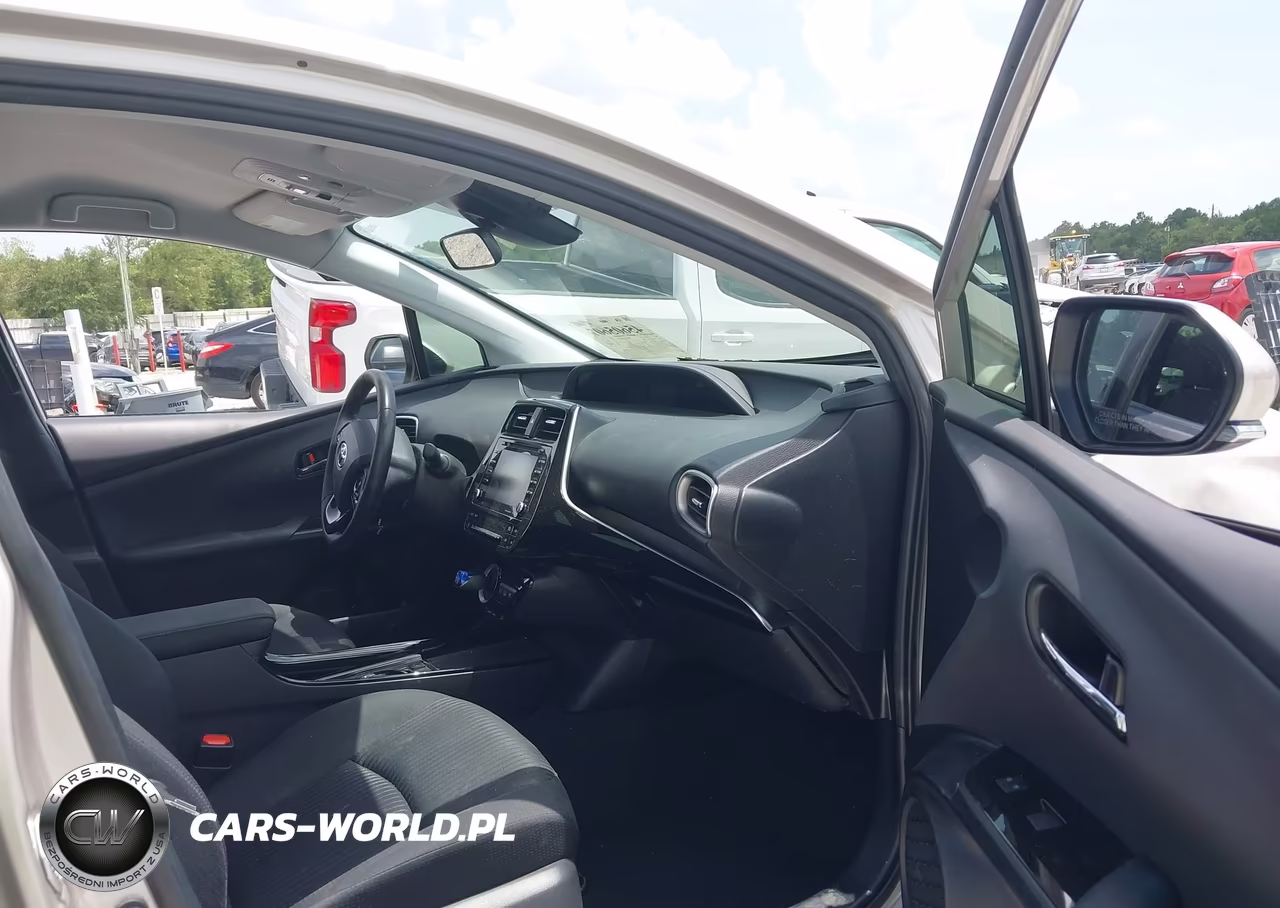 2021 Toyota Prius Prime Le VIN:JTDKAMFPXM3179606 - 5