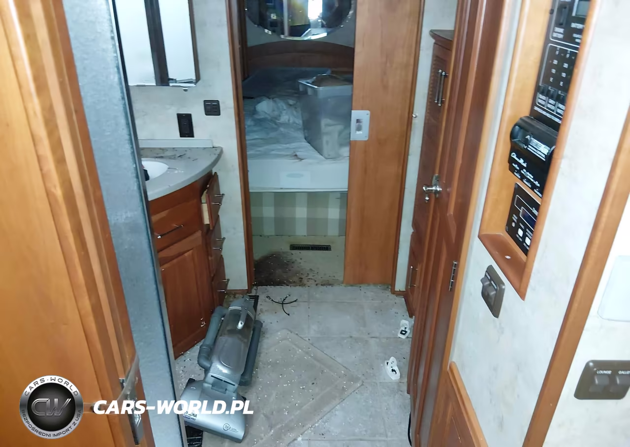 2005 Freightliner Chassis X Line Motor Home VIN:4UZAAHDC85CN76389 - 13