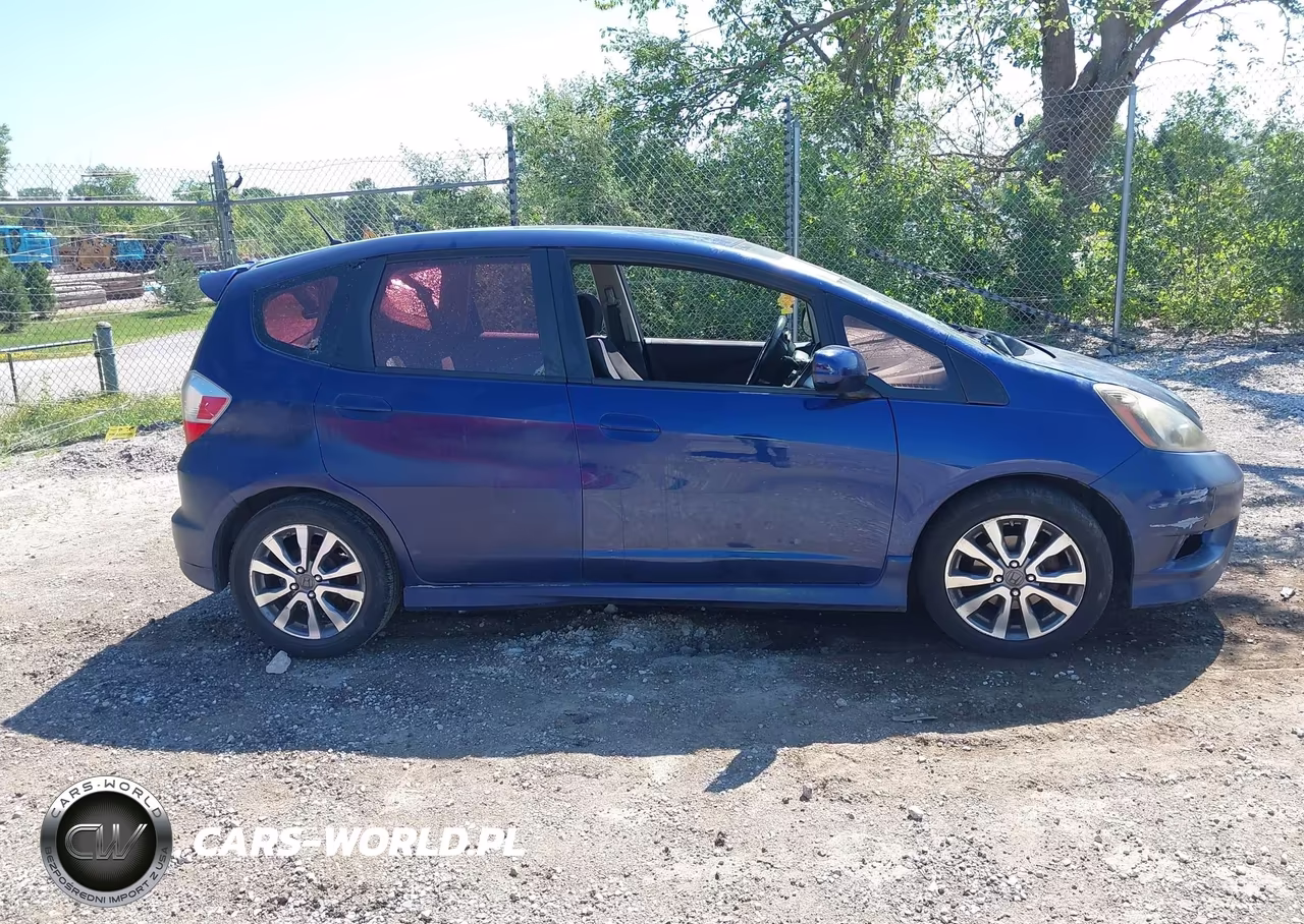 2012 Honda Fit Sport VIN:JHMGE8H58CC020285 - 12