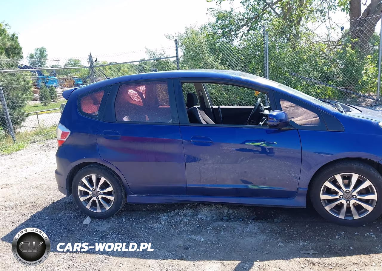 2012 Honda Fit Sport VIN:JHMGE8H58CC020285 - 16
