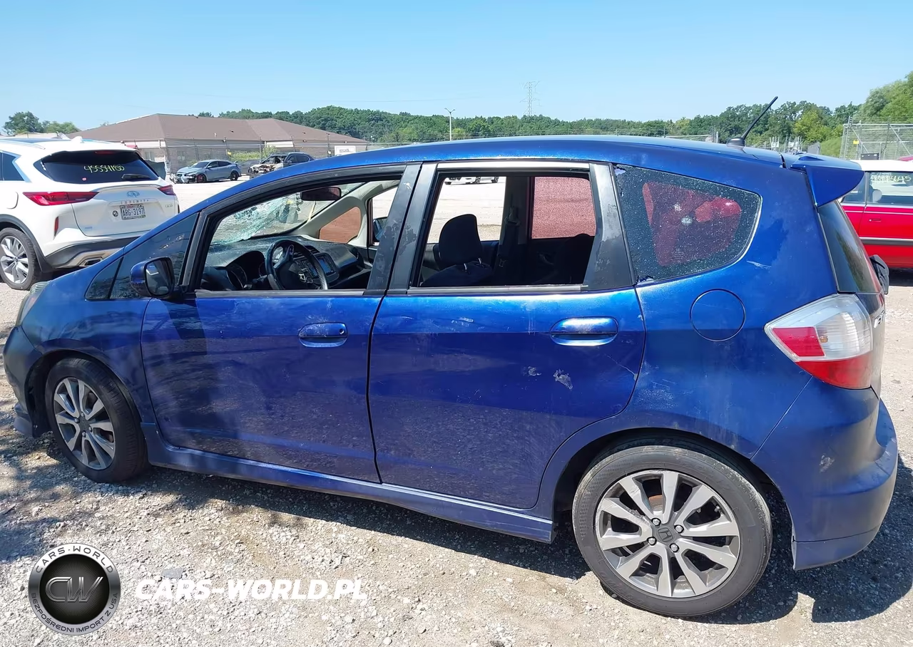 2012 Honda Fit Sport VIN:JHMGE8H58CC020285 - 17