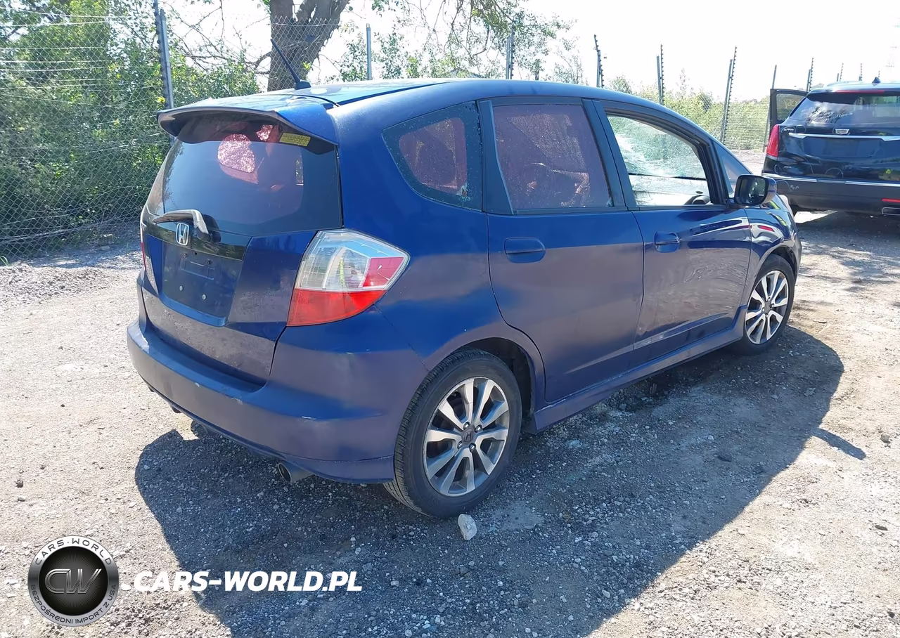 2012 Honda Fit Sport VIN:JHMGE8H58CC020285 - 4
