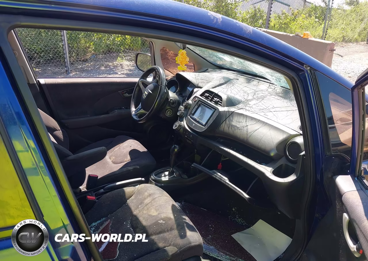 2012 Honda Fit Sport VIN:JHMGE8H58CC020285 - 5