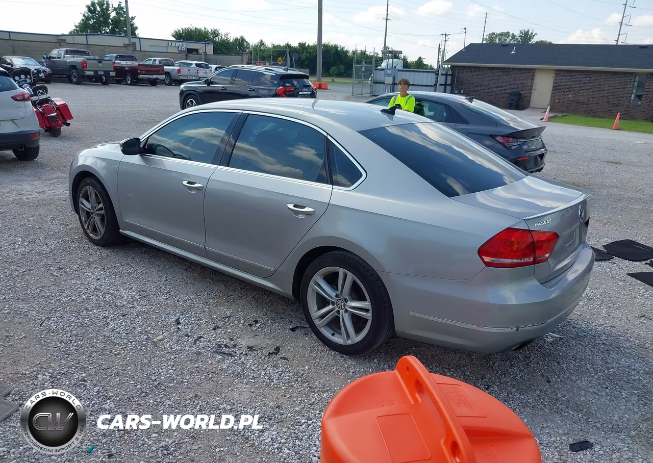 2014 Volkswagen Passat 1.8T Sel Premium VIN:1VWCS7A31EC061546 - 3