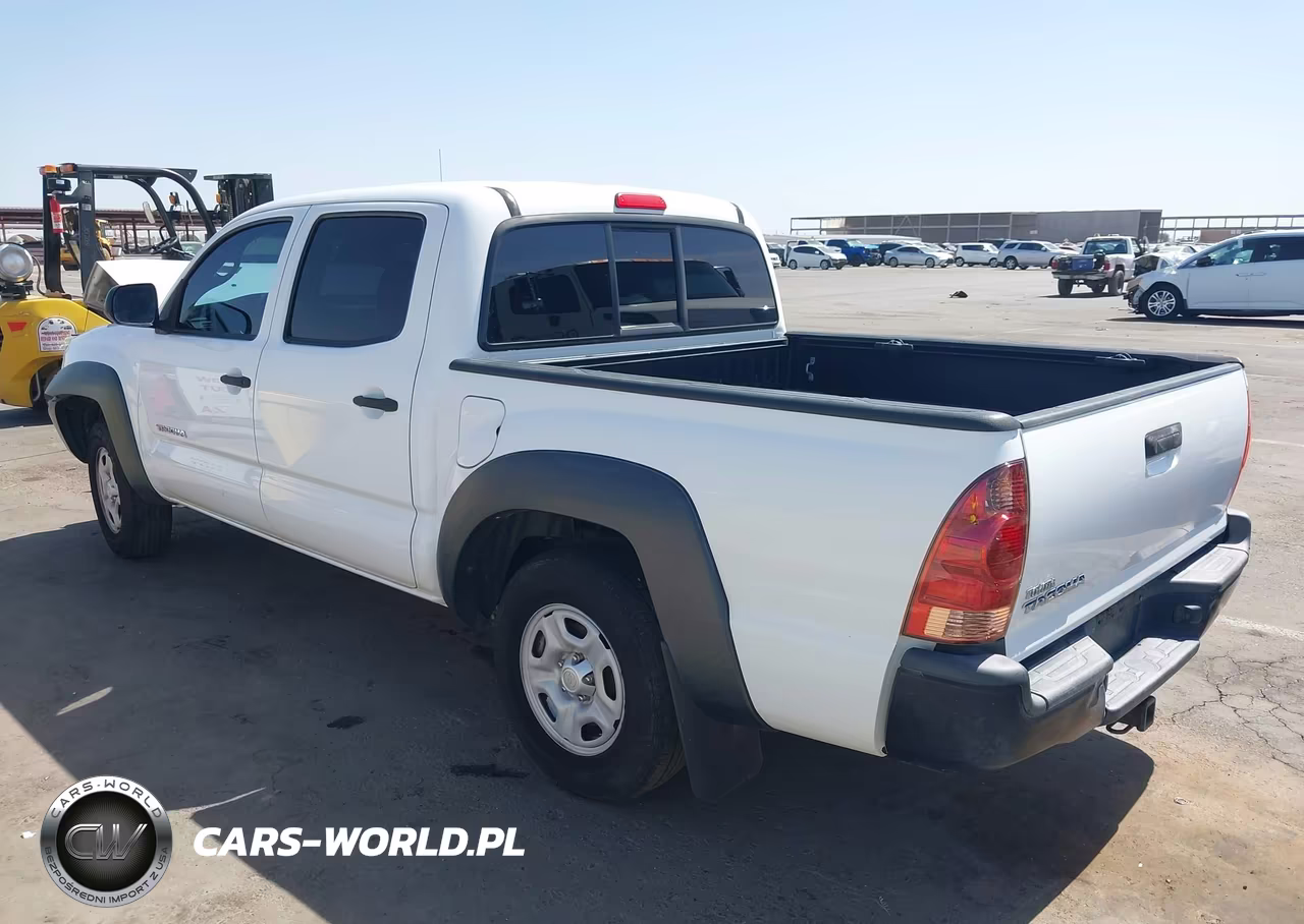 2015 Toyota Tacoma VIN:5TFJX4CN4FX047997 - 3